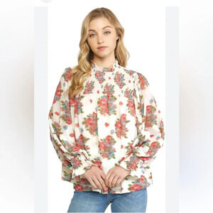 ENTRO cream floral smocked balloon sleeve blouse size‎ L.